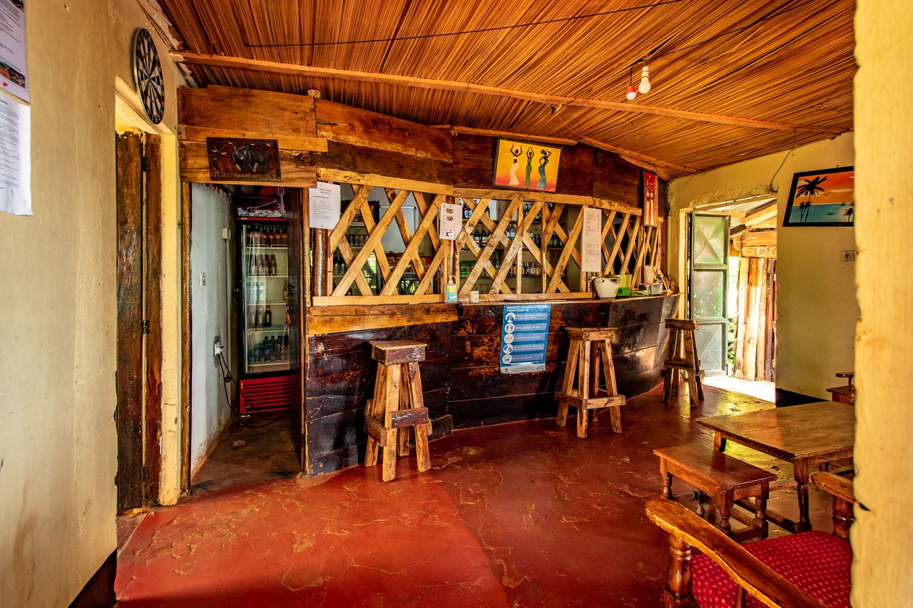 Bar at Crows Nest Sipi