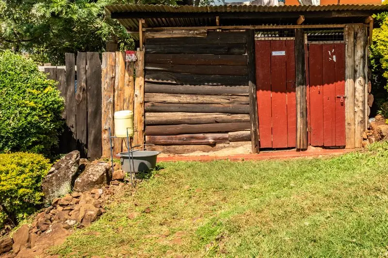 shower and toilet for the dorms at crows nest sipi